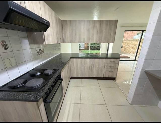 2 BEDROOM TOWNHOUSE FOR SALE IN BENONI CENTRAL